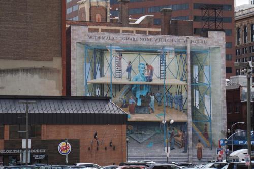 In Philly sind überall Gebäudemalereien.