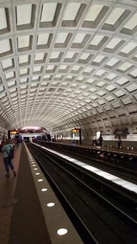 Die Ubahn mit dem weißen Licht ist eig schon ganz nett!